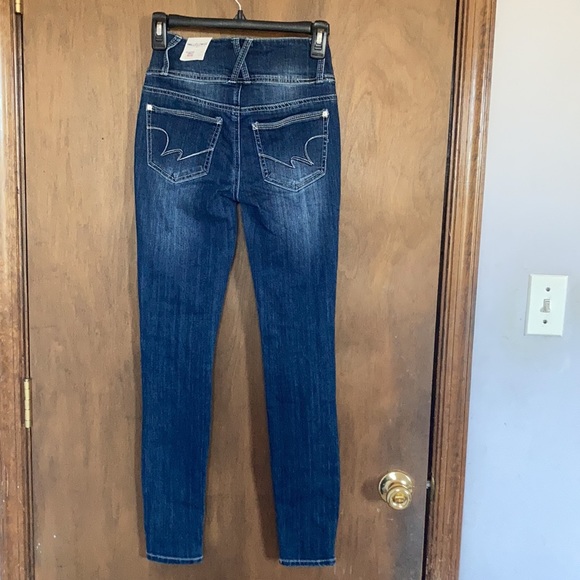 Wallflower sassy fit high rise skinny distressed jean size 0 - Picture 14 of 16